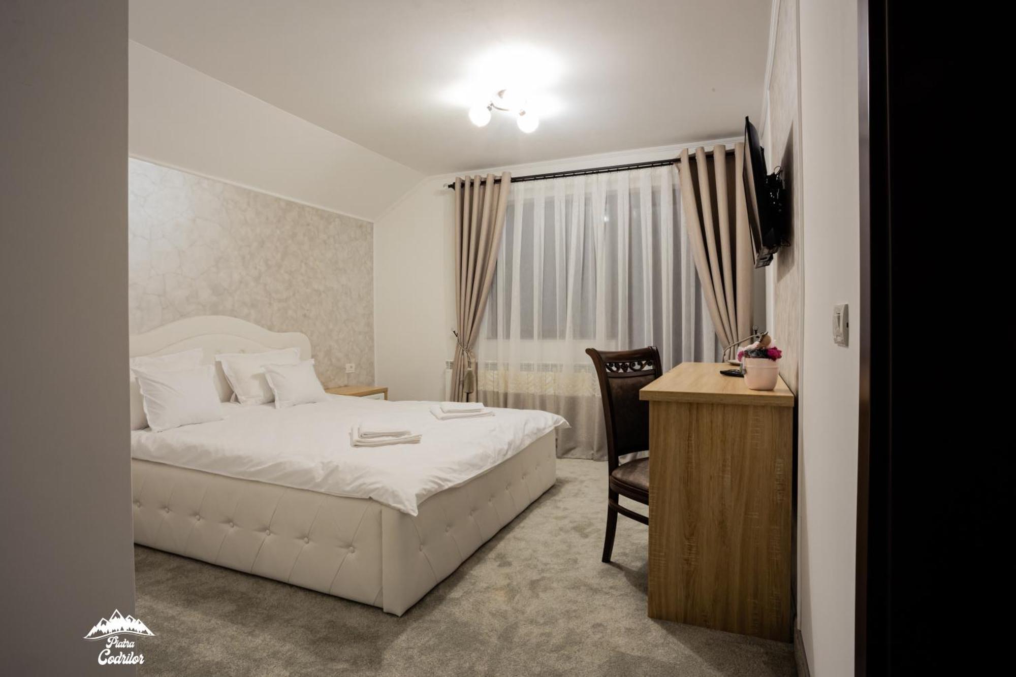 Piatra Codrilor Hotel Dorna Arini Exterior photo